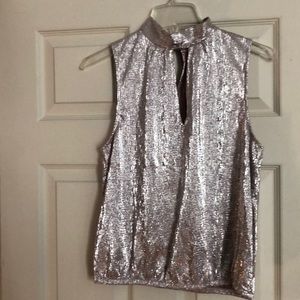 Cute holiday top!